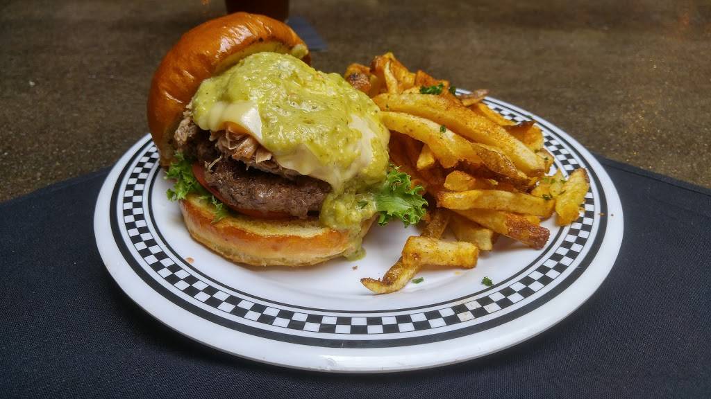 Meat N Greet | restaurant | 11 Jefferson St, Newnan, GA 30263, USA | 7706834664 OR +1 770-683-4664