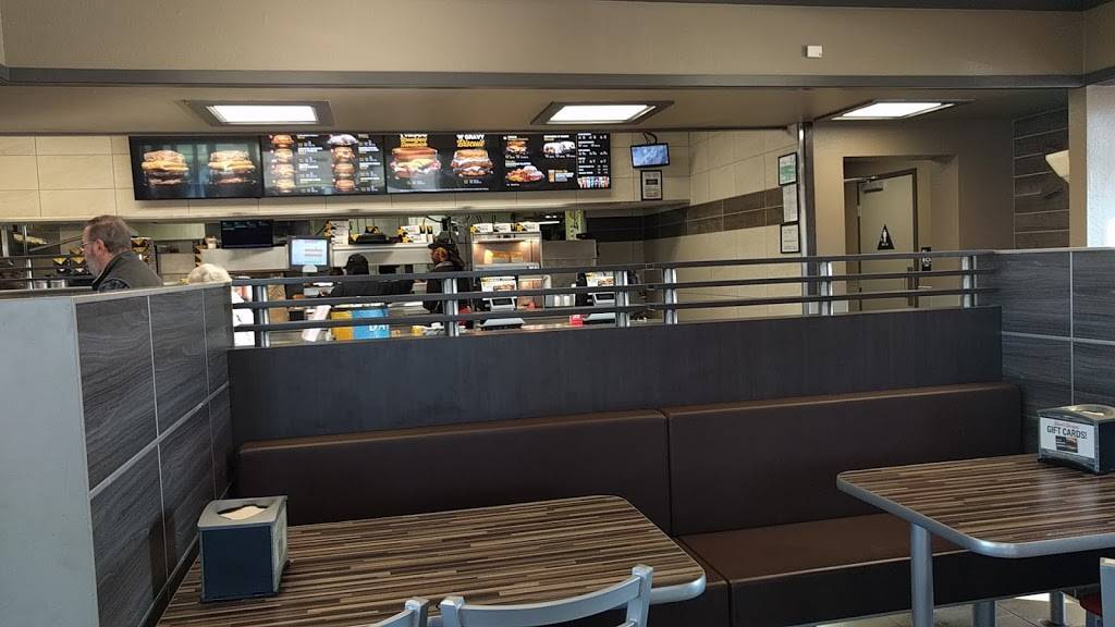 Hardees | restaurant | 5900 W High St W, Portsmouth, VA 23703, USA | 7574846424 OR +1 757-484-6424