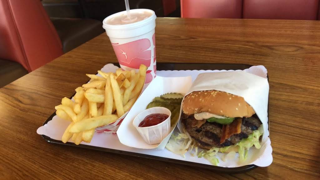 S S Burger Basket | restaurant | 16820 Lakeshore Dr, Lake Elsinore, CA 92530, USA | 9512455000 OR +1 951-245-5000