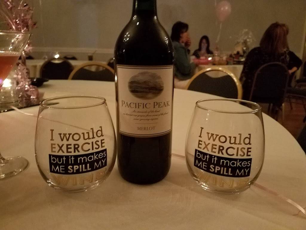 Breakaway | restaurant | Route 1 North, 221 Newbury St, Danvers, MA 01923, USA | 9787747270 OR +1 978-774-7270