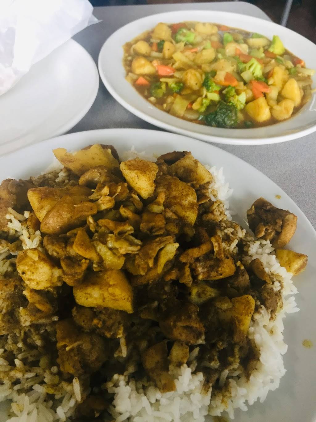 Seatown West Indian Restaurant | restaurant | 2372 Eglinton Ave E, Scarborough, ON M1K 2P3, Canada | 4162858289 OR +1 416-285-8289