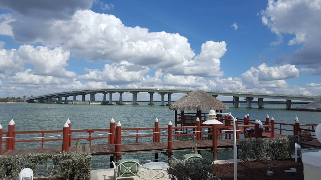 Marco Island Yacht Club | restaurant | 1400 N Collier Blvd, Marco Island, FL 34145, USA | 2393940199 OR +1 239-394-0199