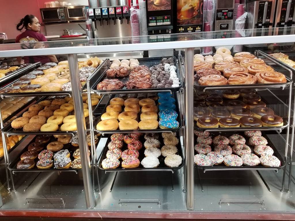 Winchells Donut House | cafe | 571 S Lake Ave, Pasadena, CA 91101, USA | 6263967065 OR +1 626-396-7065