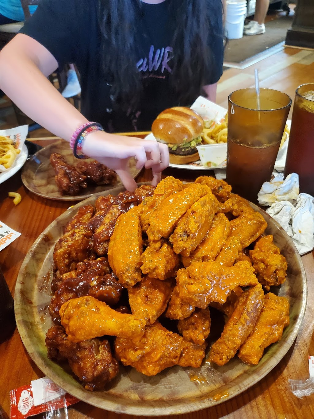 Hooters | restaurant | 300 E Beach Blvd, Gulf Shores, AL 36542, USA | 2519484668 OR +1 251-948-4668