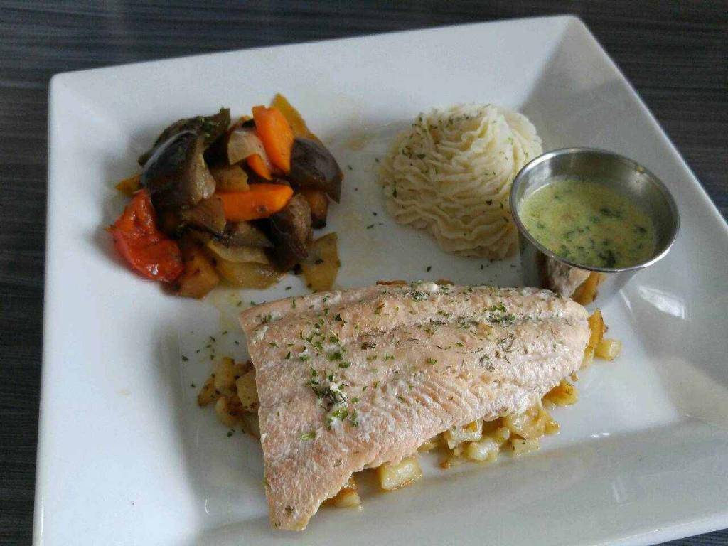 Le Salvatore | restaurant | 1376 Avenue Bourgogne, Chambly, QC J3L 1L3, Canada | 4504034473 OR +1 450-403-4473