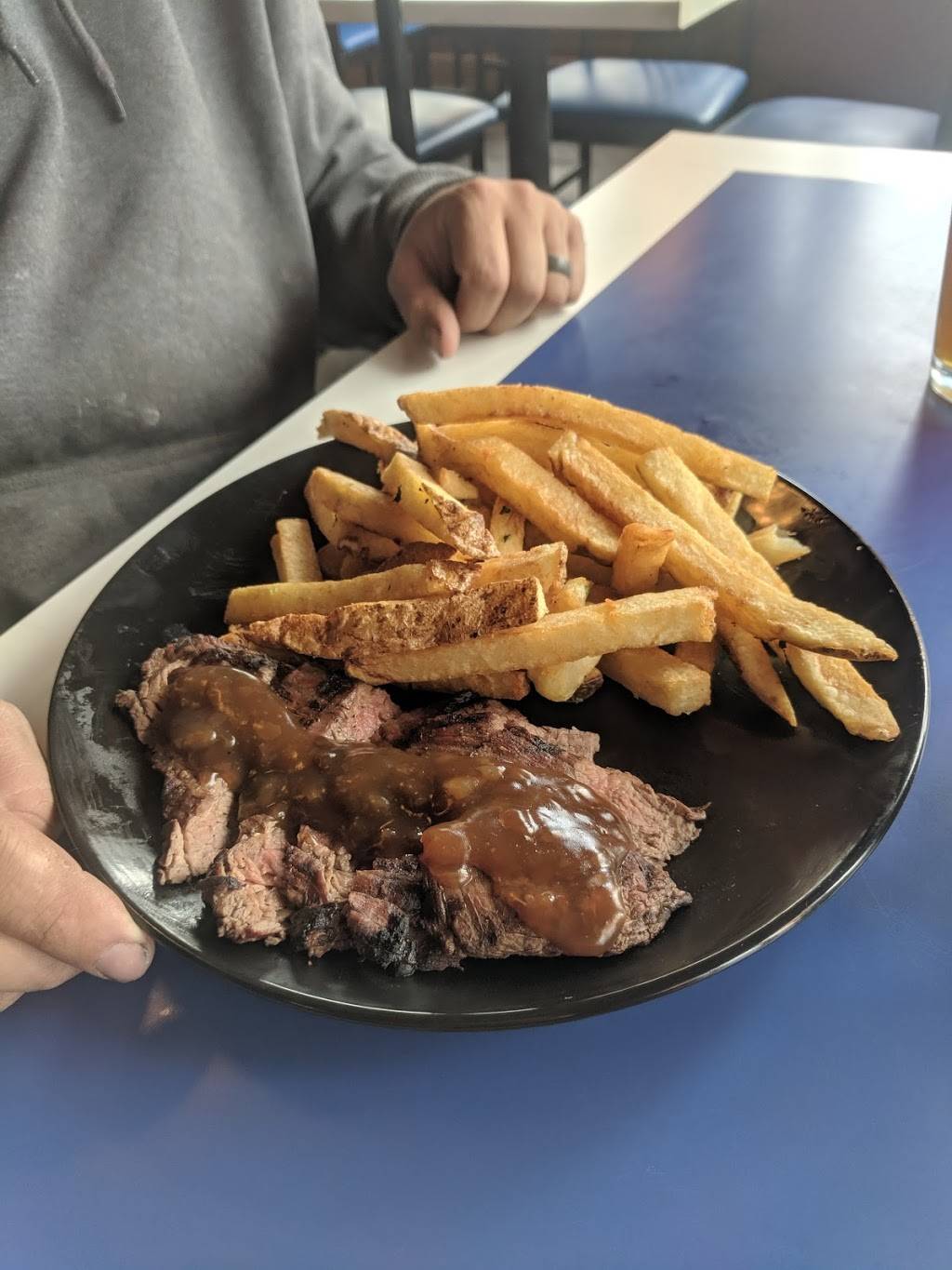 Miles on the Water | restaurant | 240 N River Rd, Mt Clemens, MI 48043, USA | 5862310134 OR +1 586-231-0134