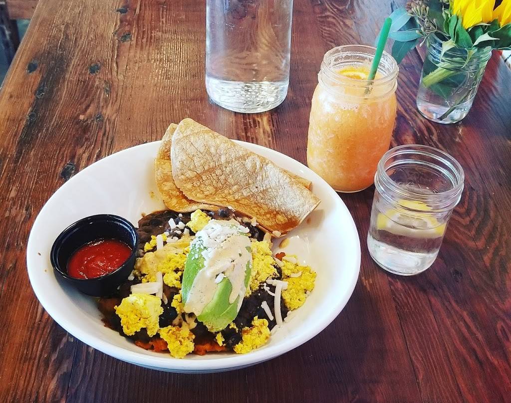 VegeNation | restaurant | 616 E Carson Ave #120, Las Vegas, NV 89101, USA | 7023668515 OR +1 702-366-8515