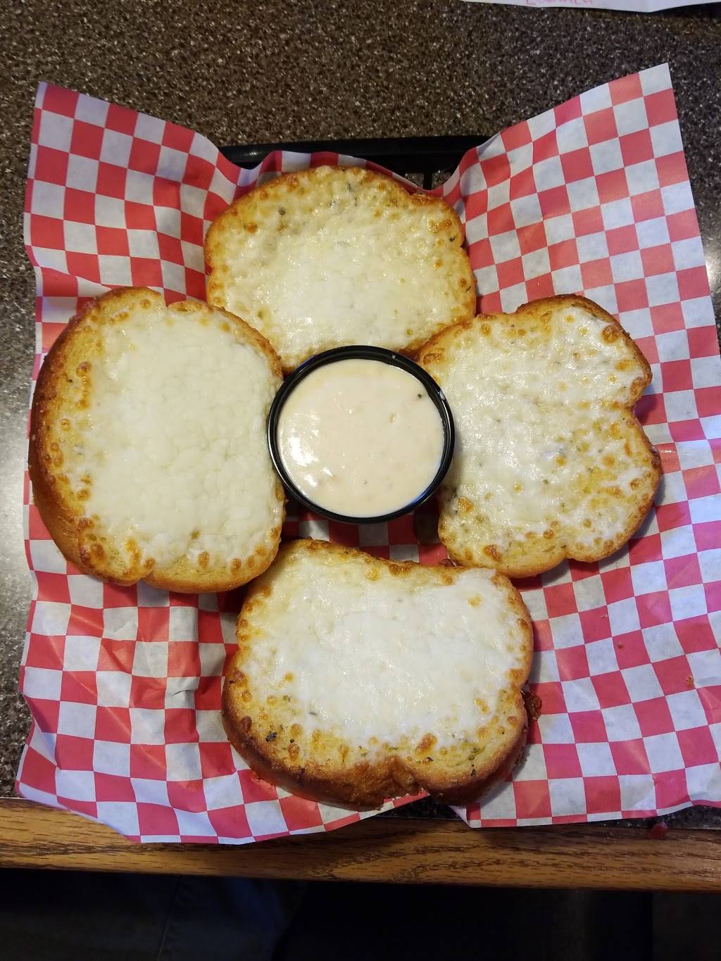 Pizza Shoppe | restaurant | 22014 W 66th St, Shawnee, KS 66226, USA | 9134229600 OR +1 913-422-9600