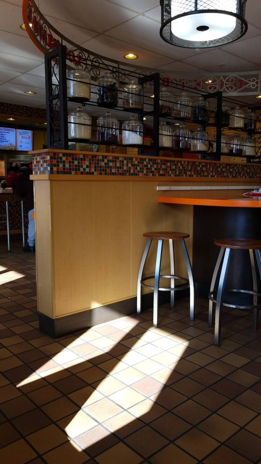 Popeyes Louisiana Kitchen | restaurant | 3200 Bladensburg Rd NE, Washington, DC 20018, USA | 2026402104 OR +1 202-640-2104