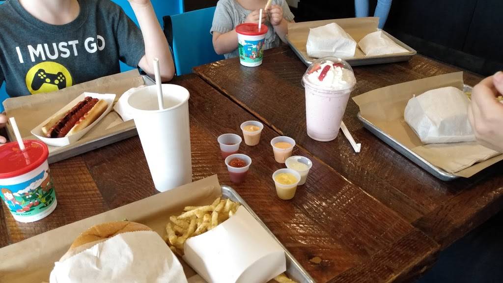 Graze Premium Burgers | restaurant | 2721 E Speedway Blvd, Tucson, AZ 85716, USA | 5202696888 OR +1 520-269-6888