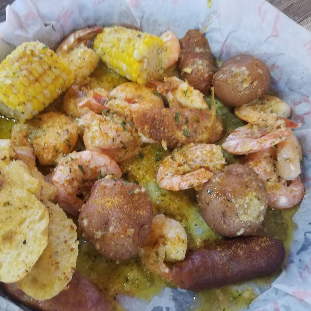 Melbourne Seafood Station | restaurant | 630 E Eau Gallie Blvd Suite 101, Indian Harbour Beach, FL 32937, USA | 3214253571 OR +1 321-425-3571