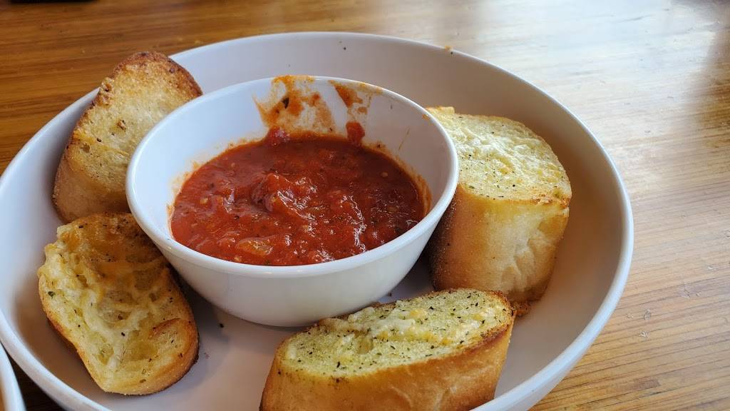 Noodles and Company | restaurant | 10925 Olive Blvd, Creve Coeur, MO 63141, USA | 3149978804 OR +1 314-997-8804