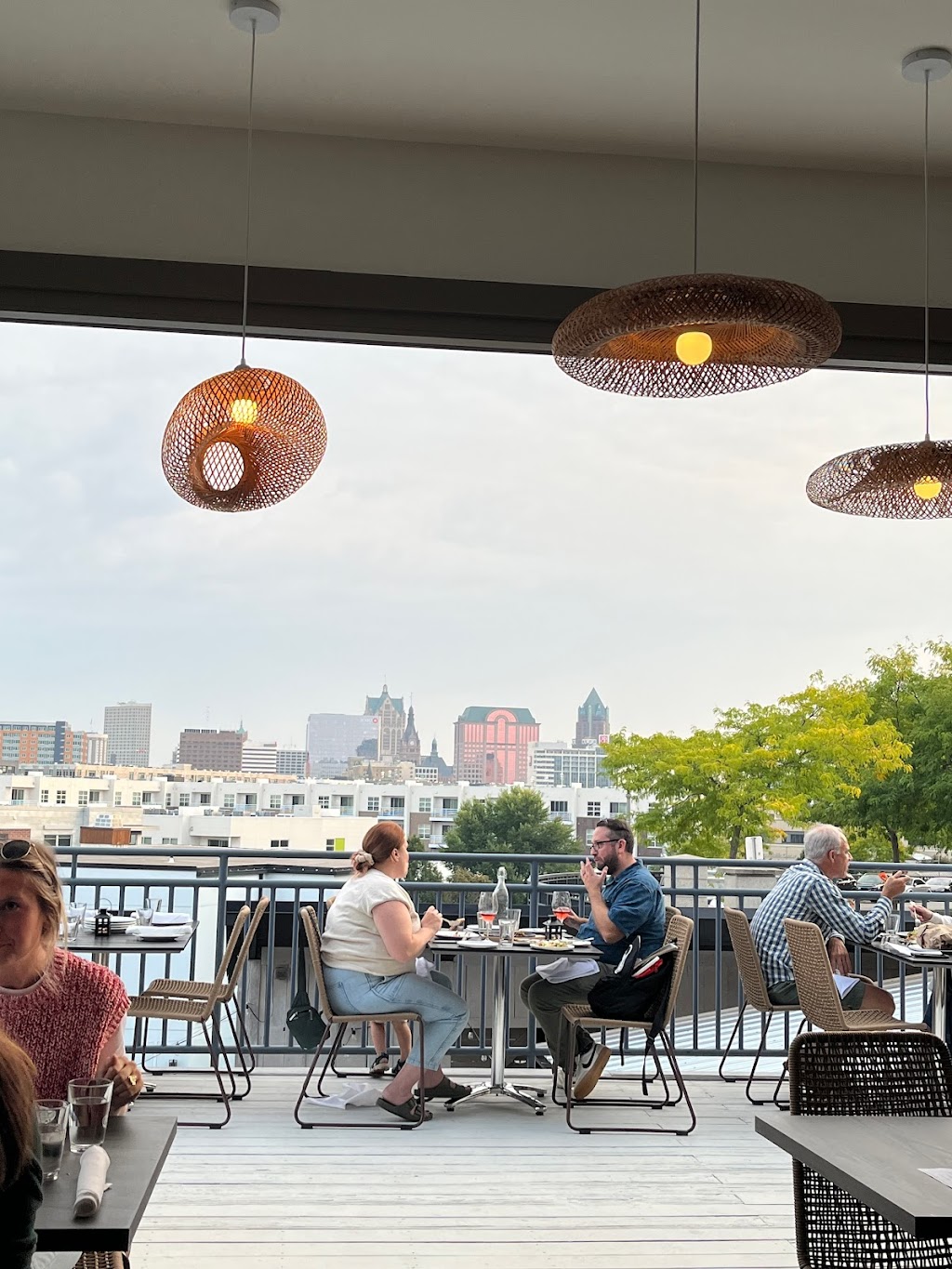 Avli Milwaukee | restaurant | 1818 N Hubbard St, Milwaukee, WI 53212, USA | 4143951300 OR +1 414-395-1300