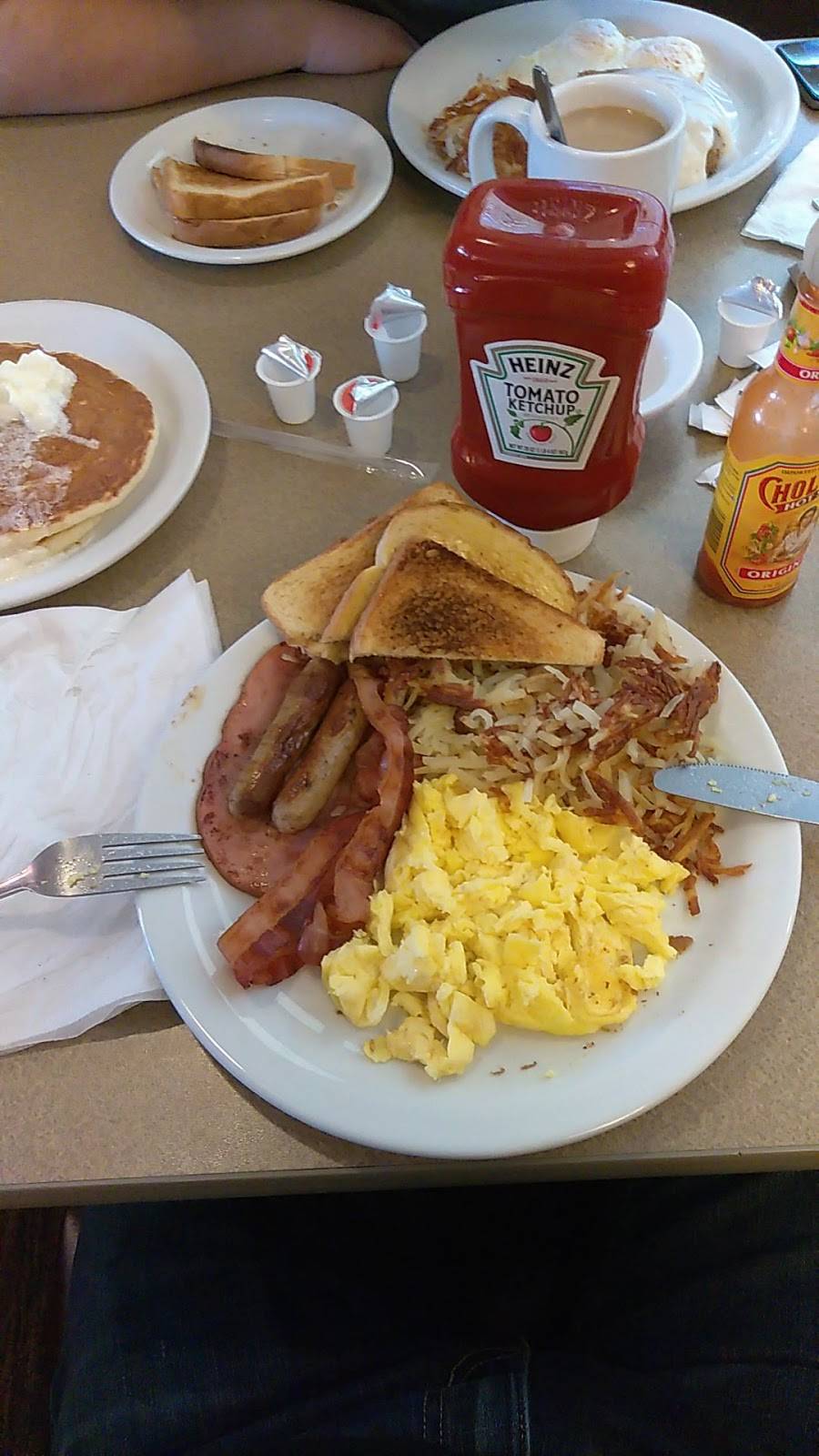 Dennys | restaurant | 6801 Blanco Rd, San Antonio, TX 78216, USA | 2103495952 OR +1 210-349-5952