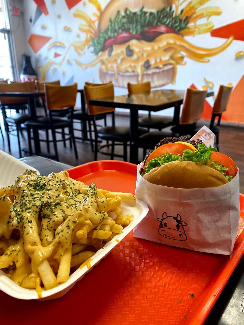 Orange Cow Burgers | restaurant | 955 N Resler Dr ste 110, El Paso, TX 79912, USA | 9153000251 OR +1 915-300-0251