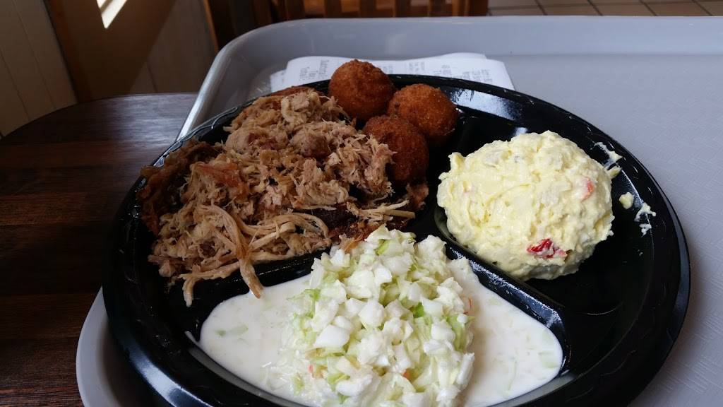 Butchs BBQ & Breakfast | restaurant | 1234 Burkemont Ave, Morganton, NC 28655, USA | 8284325040 OR +1 828-432-5040