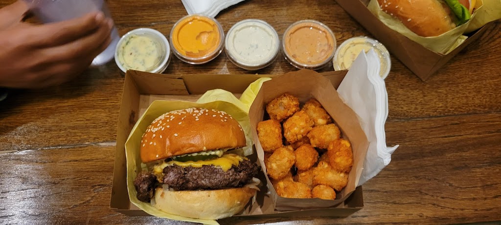 Copper Kings Burgers | restaurant | 3830 Oceanic Dr # 411, Oceanside, CA 92056, USA | 8583459475 OR +1 858-345-9475