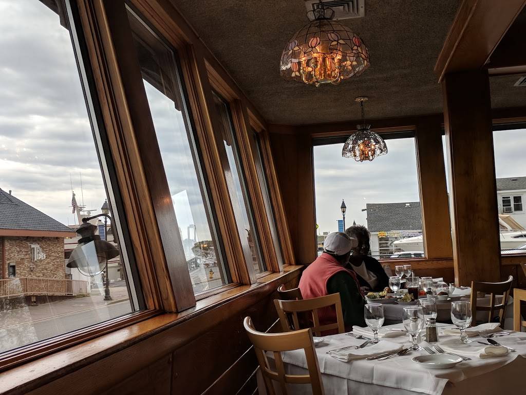 Nautilus Cafe | restaurant | 6100, 46, Woodcleft Ave, Freeport, NY 11520, USA | 5163792566 OR +1 516-379-2566