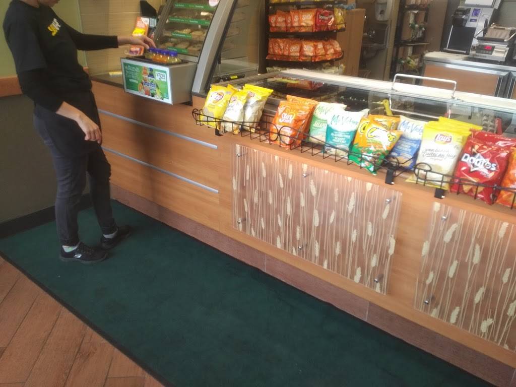 Subway | restaurant | 7181 Yonge St, Markham, ON L3T 0C7, Canada | 9057632030 OR +1 905-763-2030