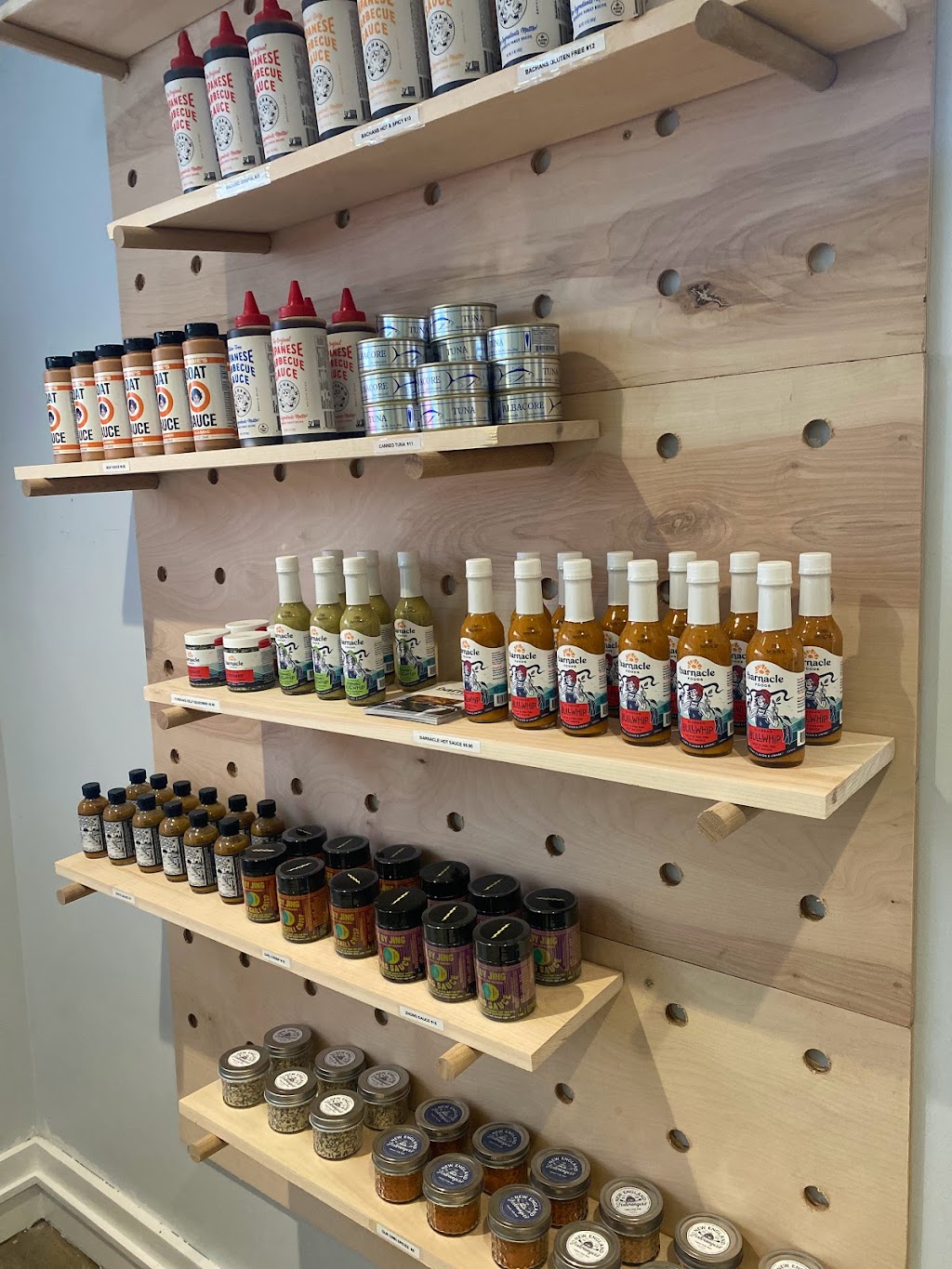 New England Fishmongers | restaurant | 57 State Rd, Kittery, ME 03904, USA | 2079949219 OR +1 207-994-9219