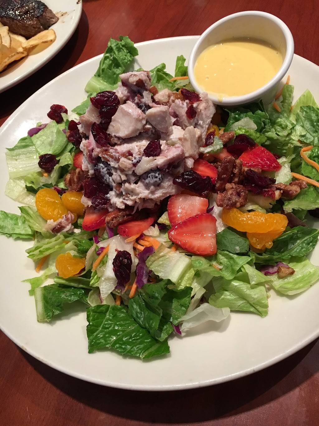 OCharley’s Restaurant & Bar | restaurant | 202 S James Campbell Blvd, Columbia, TN 38401, USA | 9318404353 OR +1 931-840-4353