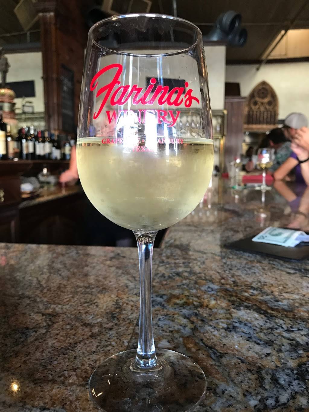 Farinas Winery | restaurant | 420 S Main St, Grapevine, TX 76051, USA | 8174429095 OR +1 817-442-9095