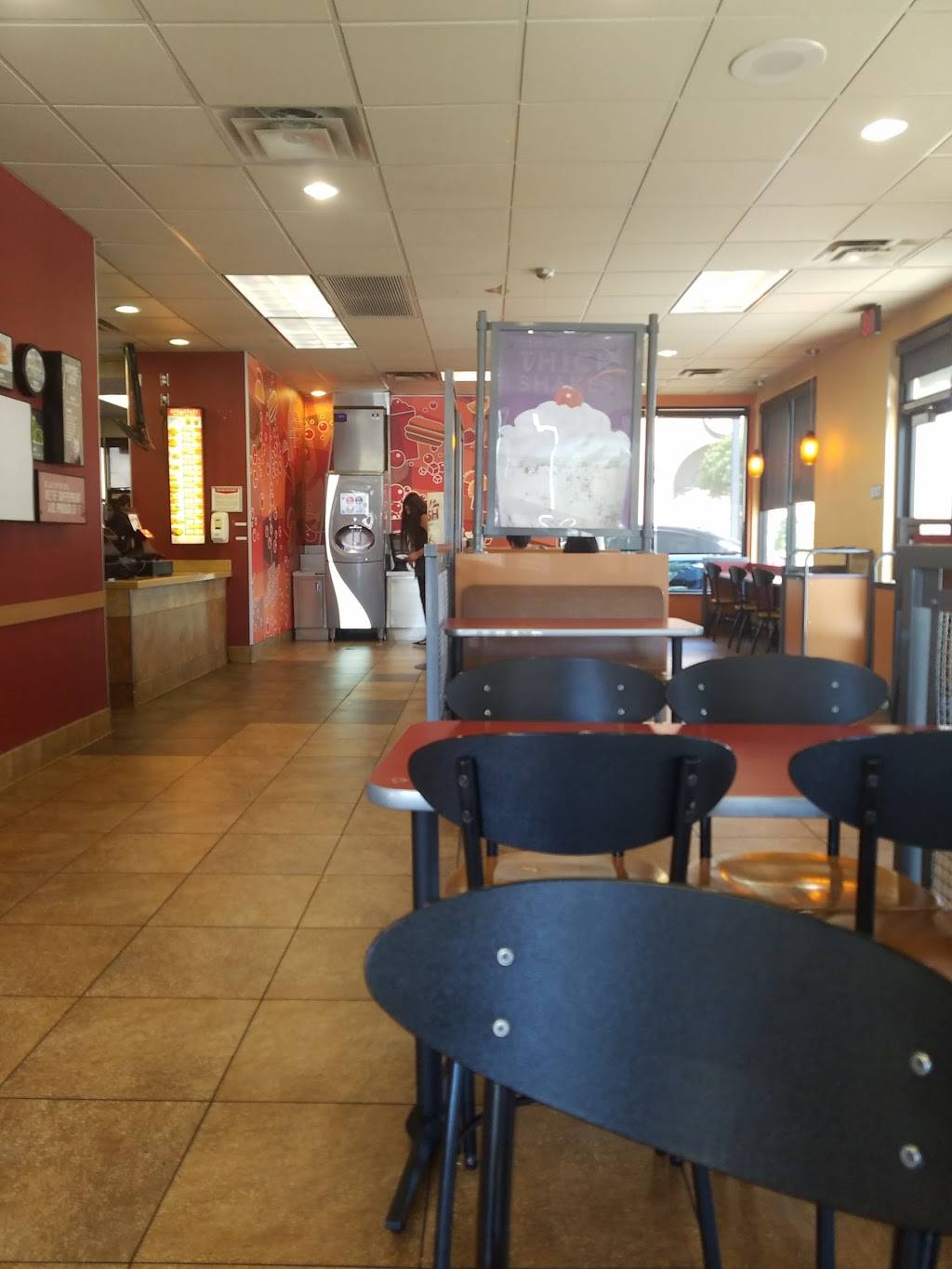Jack in the Box | restaurant | 25950 Iris Ave, Moreno Valley, CA 92551, USA | 9512420232 OR +1 951-242-0232