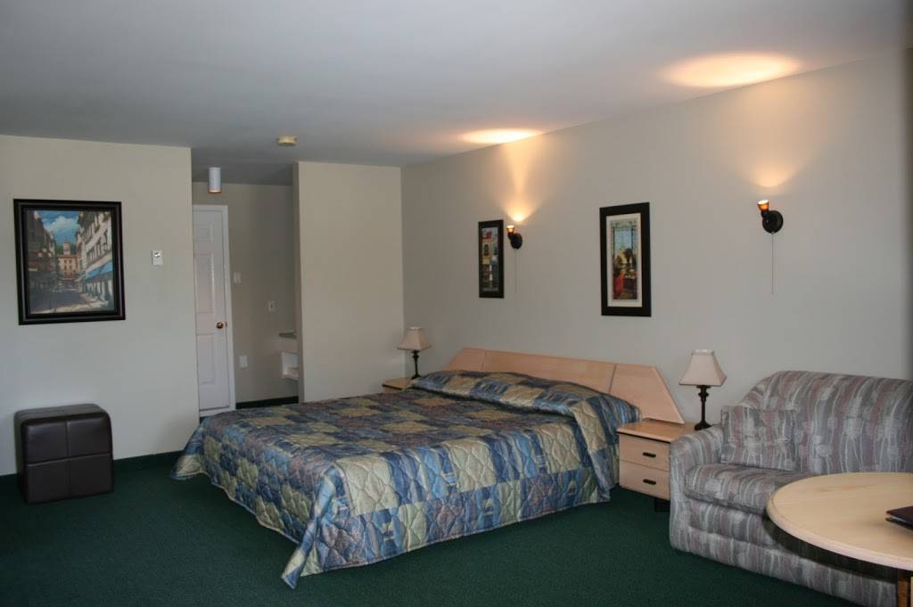 Auberge la Cuillère à Pot - Auberge à St-Donat | restaurant | 41 QC-329, Saint-Donat-de-Montcalm, QC J0T 2C0, Canada | 8194242252 OR +1 819-424-2252