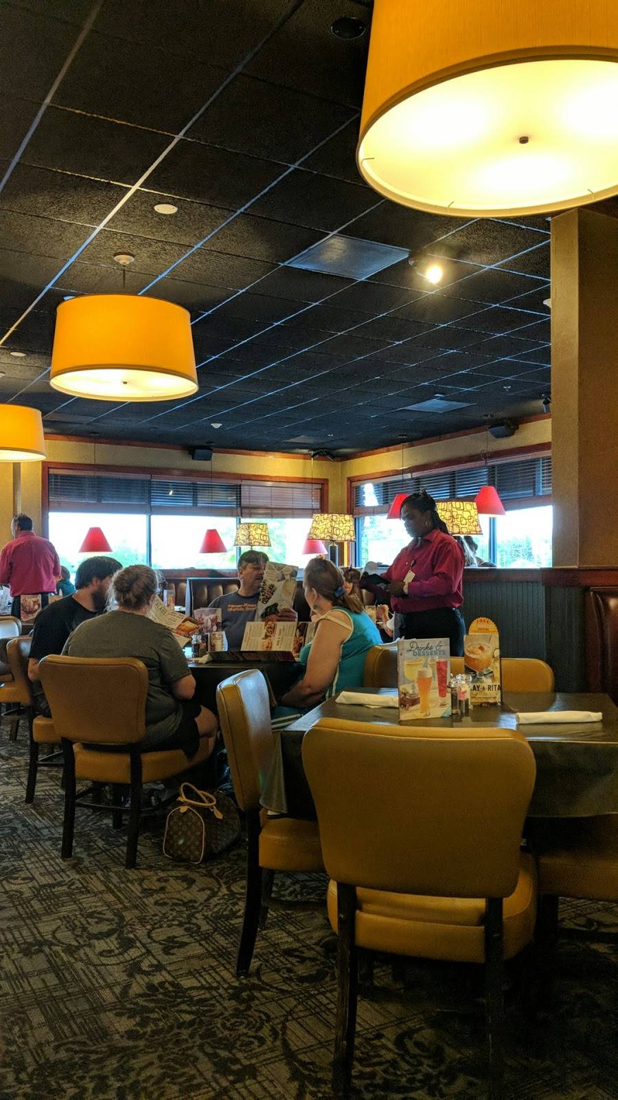 Ruby Tuesday | restaurant | 7385 Guilford Dr, Frederick, MD 21704, USA | 2403796415 OR +1 240-379-6415