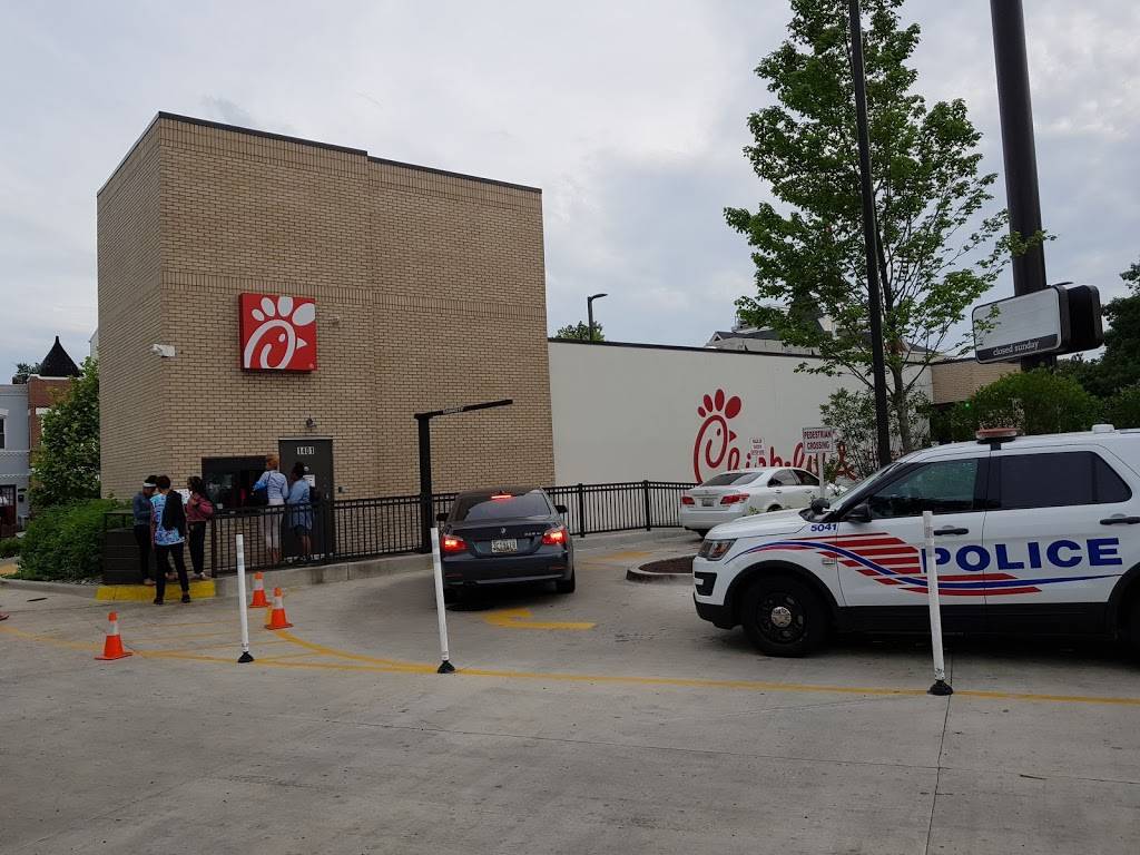 Chick-fil-A | restaurant | 1401 Maryland Ave NE, Washington, DC 20002, USA | 2023883500 OR +1 202-388-3500