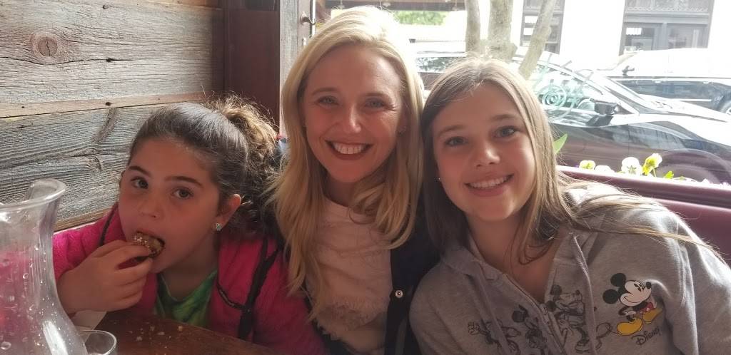 Pages Restaurant | restaurant | 26 1/2 E Hinsdale Ave, Hinsdale, IL 60521, USA | 6303239058 OR +1 630-323-9058