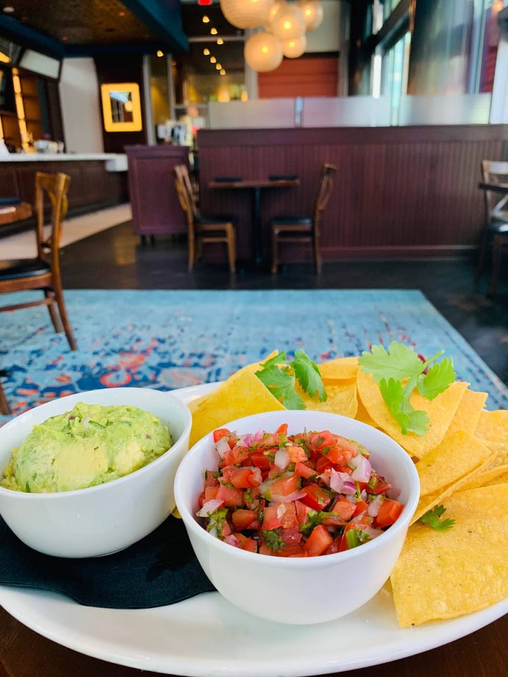 Chef Geoffs West End | restaurant | 2201 M St NW, Washington, DC 20037, USA | 2025247815 OR +1 202-524-7815