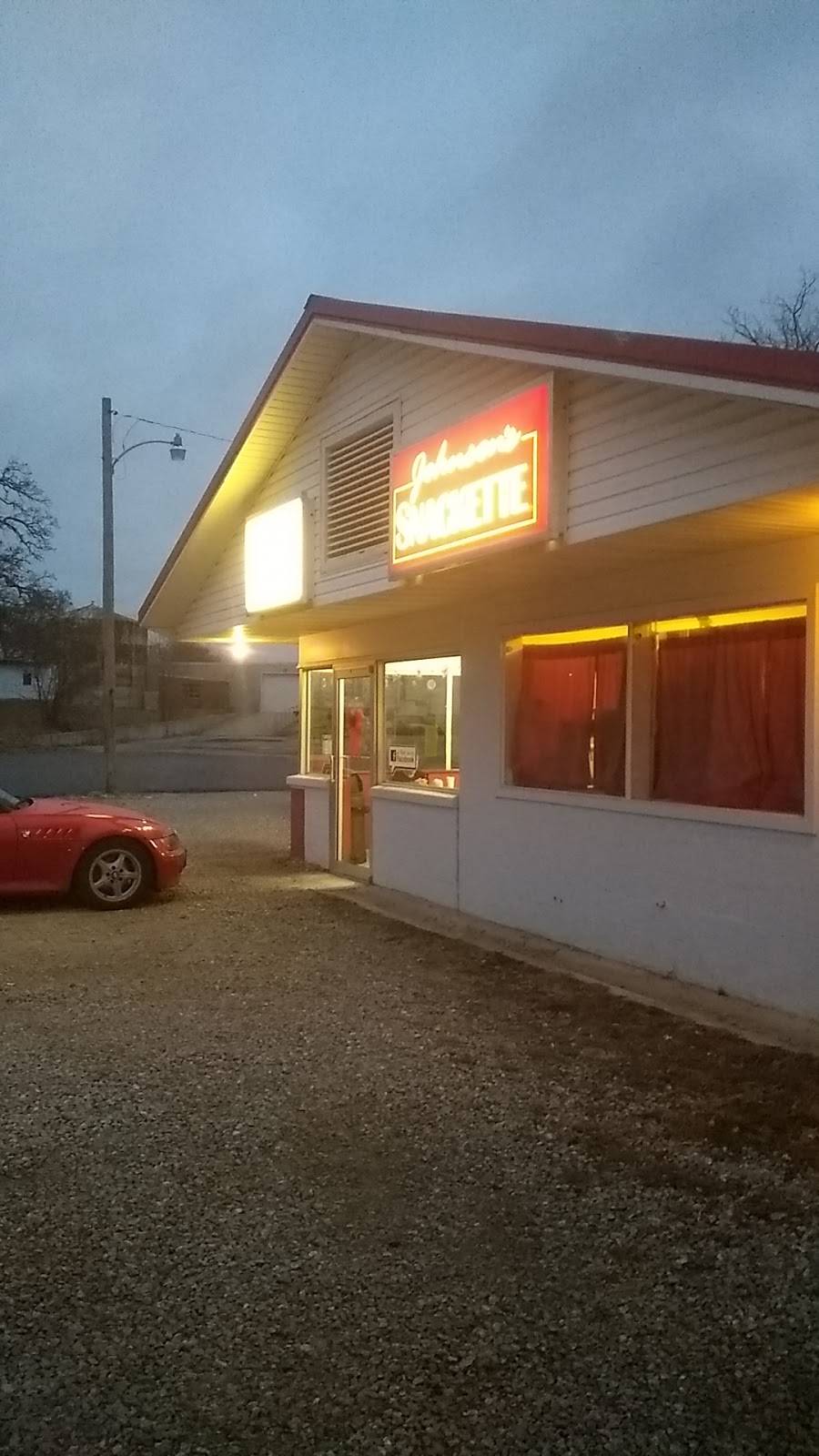Johnsons Snackette | restaurant | 711 W 5th St, Dixon, MO 65459, USA | 5737597710 OR +1 573-759-7710