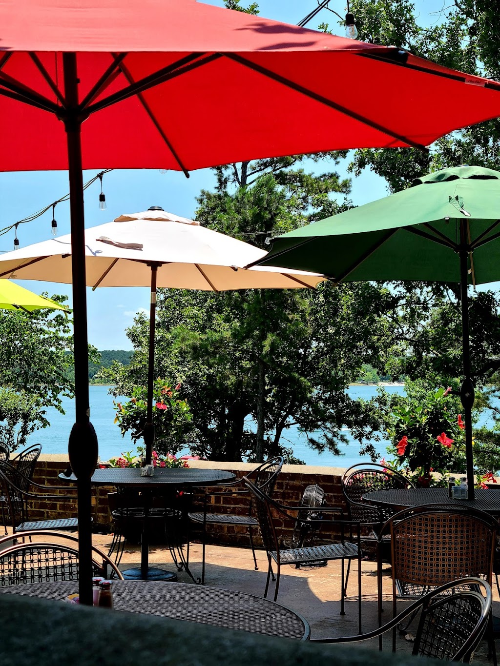 Janssens Lakefront Restaurant | restaurant | 9999 Edgemont Rd, Edgemont, AR 72044, USA | 5017234480 OR +1 501-723-4480