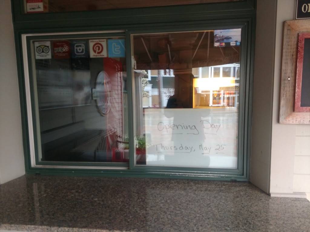 Linda Beans Perfect Maine | meal takeaway | 57 Main St, Freeport, ME 04032, USA | 2078651874 OR +1 207-865-1874