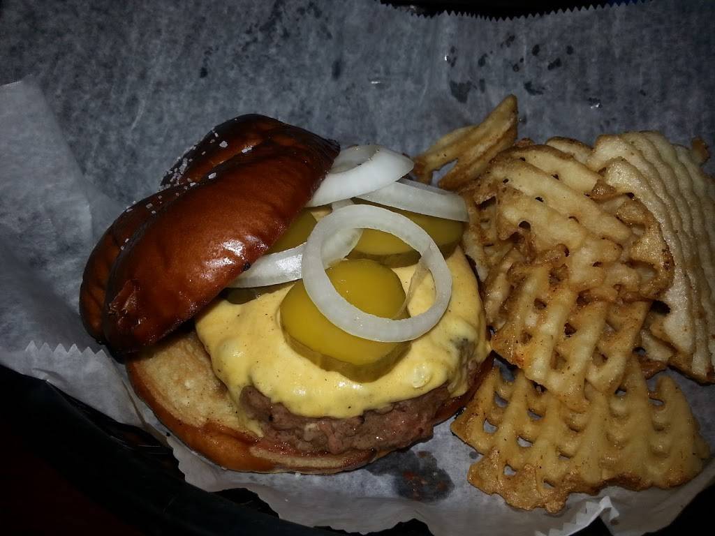 The Gin Mill | restaurant | 4901 US-1, Fort Pierce, FL 34982, USA | 7724094821 OR +1 772-409-4821