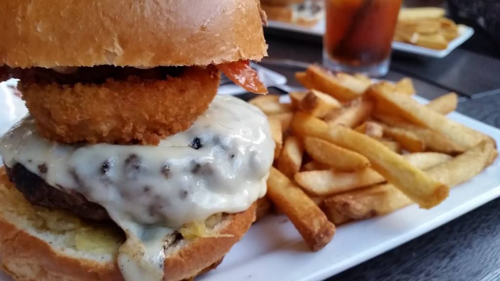 The Crooked Spoon Gastropub | restaurant | 200 Citrus Tower Blvd, Clermont, FL 34711, USA | 3524047808 OR +1 352-404-7808