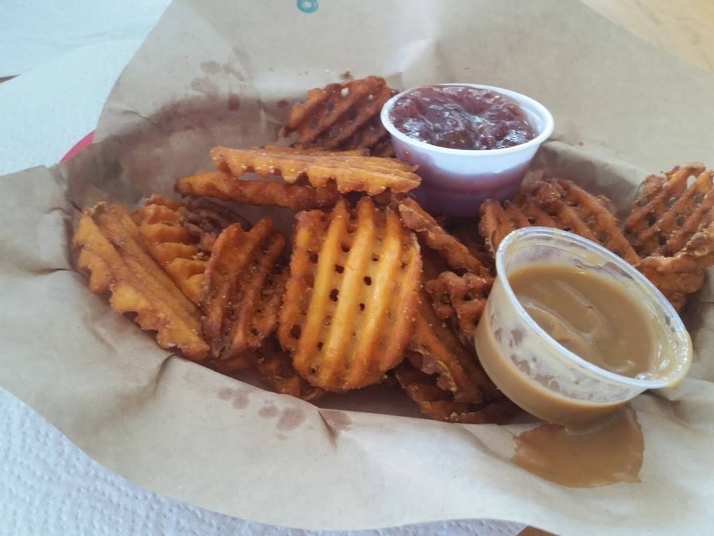 The Landing | restaurant | 10231 Ferry Rd, Charlevoix, MI 49720, USA | 2315479036 OR +1 231-547-9036