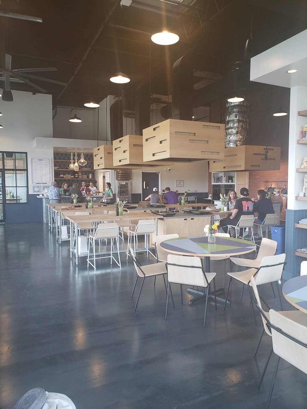 Chef Alyssas Kitchen | restaurant | 4001 Yancey Rd, Charlotte, NC 28217, USA | 7048177568 OR +1 704-817-7568