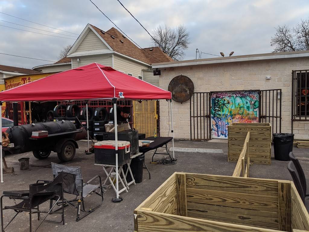 Rabbits Got the Gun | restaurant | 708 Hogan St, Houston, TX 77009, USA | 3463358367 OR +1 346-335-8367