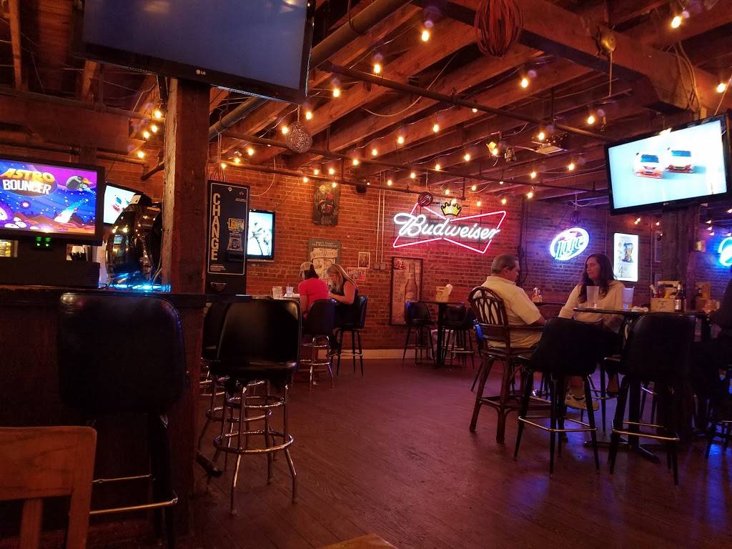 The Warehouse | restaurant | 104 Laurel St, Conway, SC 29526, USA | 8432483287 OR +1 843-248-3287