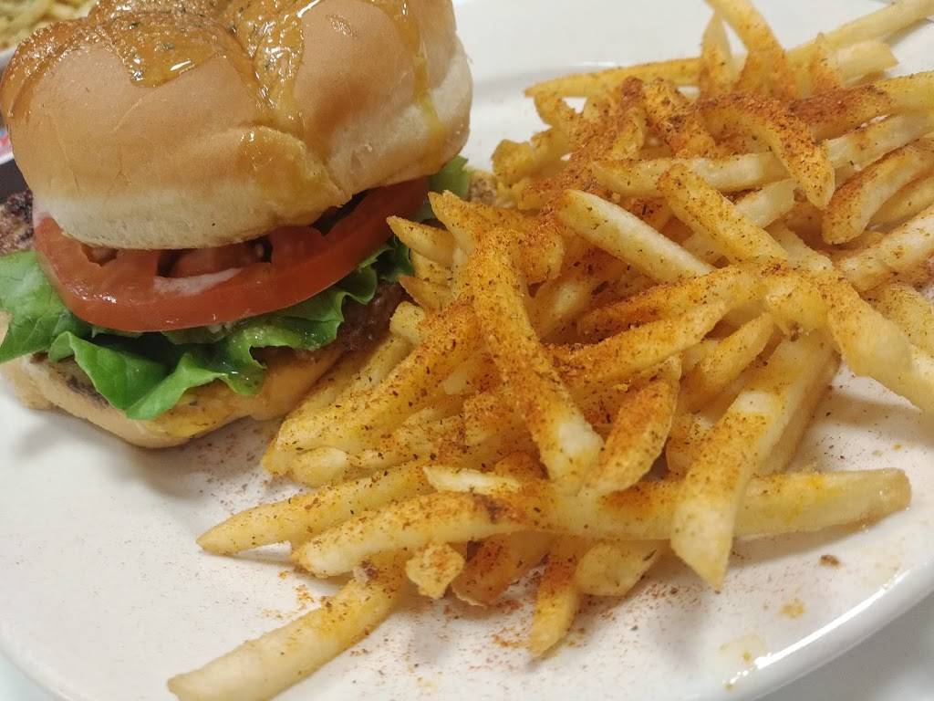 Steak n Shake | restaurant | 7561 E State Street, Rockford, IL 61108, USA | 8153959250 OR +1 815-395-9250