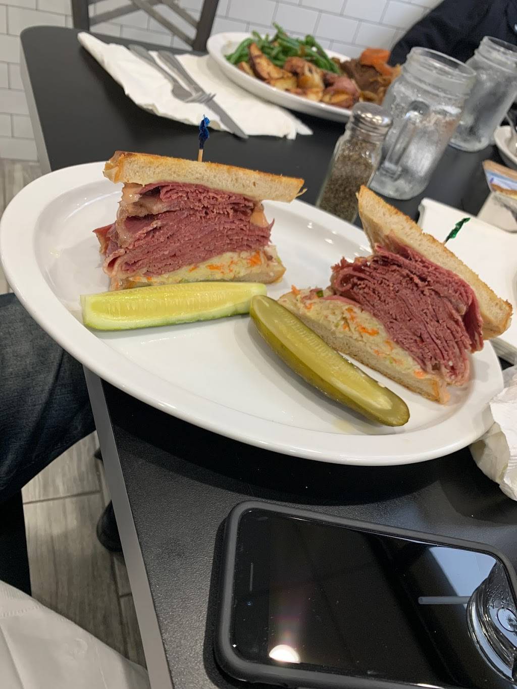 Vals Delicatessen | restaurant | 4301 Orchard Lake Rd #195, West Bloomfield Township, MI 48323, USA | 2489738037 OR +1 248-973-8037