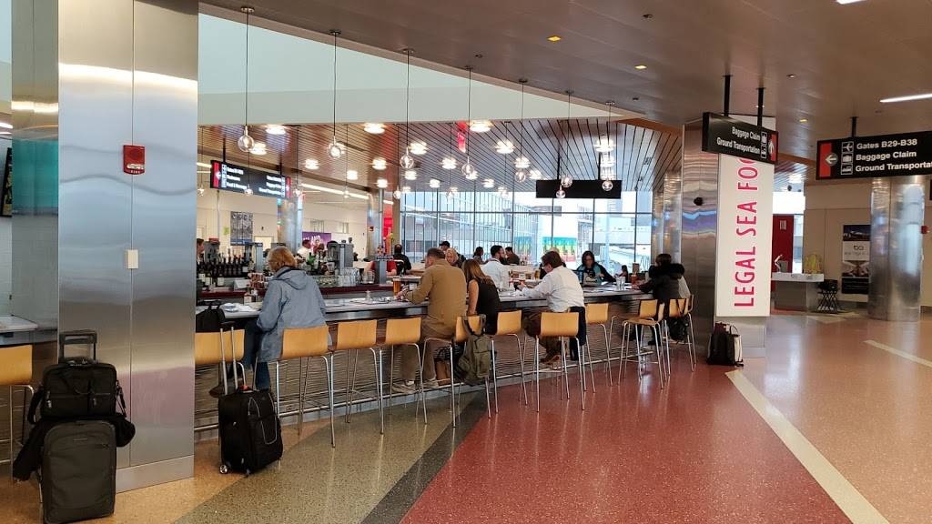 Legal Seafood | restaurant | Logan Airport Terminal B, Boston, MA 02128, USA | 8575743888 OR +1 857-574-3888