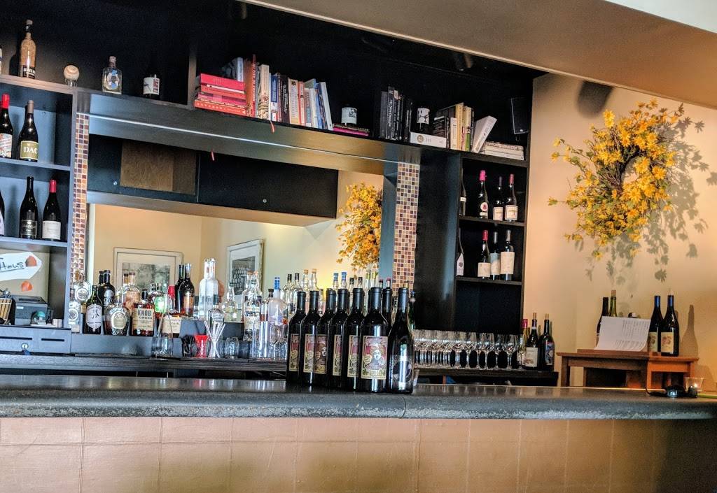 FarmHaus Restaurant | restaurant | 3257 Ivanhoe Ave, St. Louis, MO 63139, USA | 3146473800 OR +1 314-647-3800