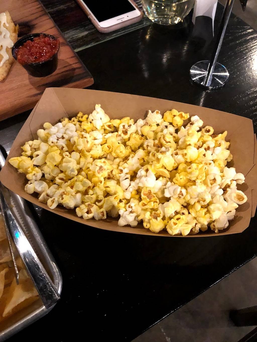 Guitars & Growlers McKinney | restaurant | 2741 Virginia Pkwy Suite 500, McKinney, TX 75071, USA | 4697140229 OR +1 469-714-0229