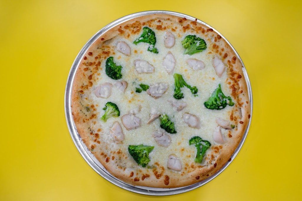 Ninas Burger & Pizza | restaurant | 200 Washington St, Peabody, MA 01960, USA | 9785310992 OR +1 978-531-0992