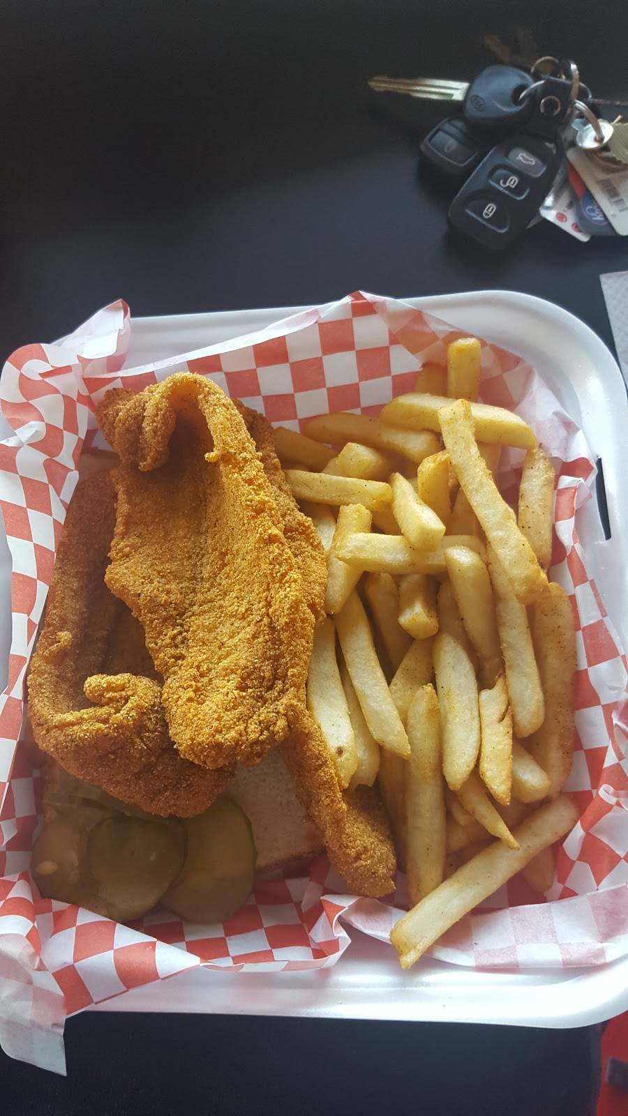 Helens Hot Chicken | restaurant | 1801 Jefferson St #101, Nashville, TN 37208, USA | 6159647331 OR +1 615-964-7331