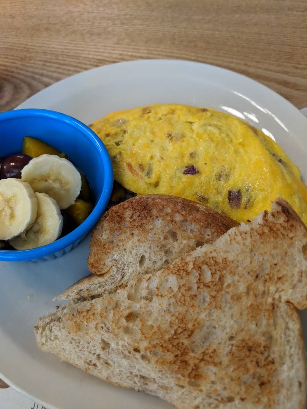 Caroles Cafe | restaurant | 210 E Mill St, Plymouth, WI 53073, USA | 9204001314 OR +1 920-400-1314