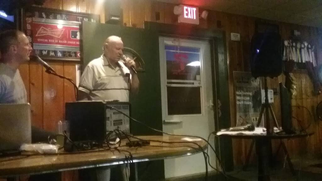 The Seven Deuce | restaurant | 104 S Main St, Tekonsha, MI 49092, USA | 5177674230 OR +1 517-767-4230